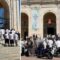 Un fiume di ragazzi vestiti di bianco, scooter e tanti fiori: a Bonaria i funerali di Filippo e Gabriele
