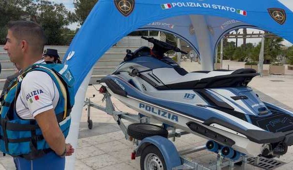 Cagliari, due nuove moto d’acqua alla Polizia: raddoppiata la dotazione